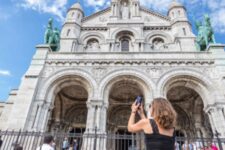 Personne photographiant le Sacré Coeur